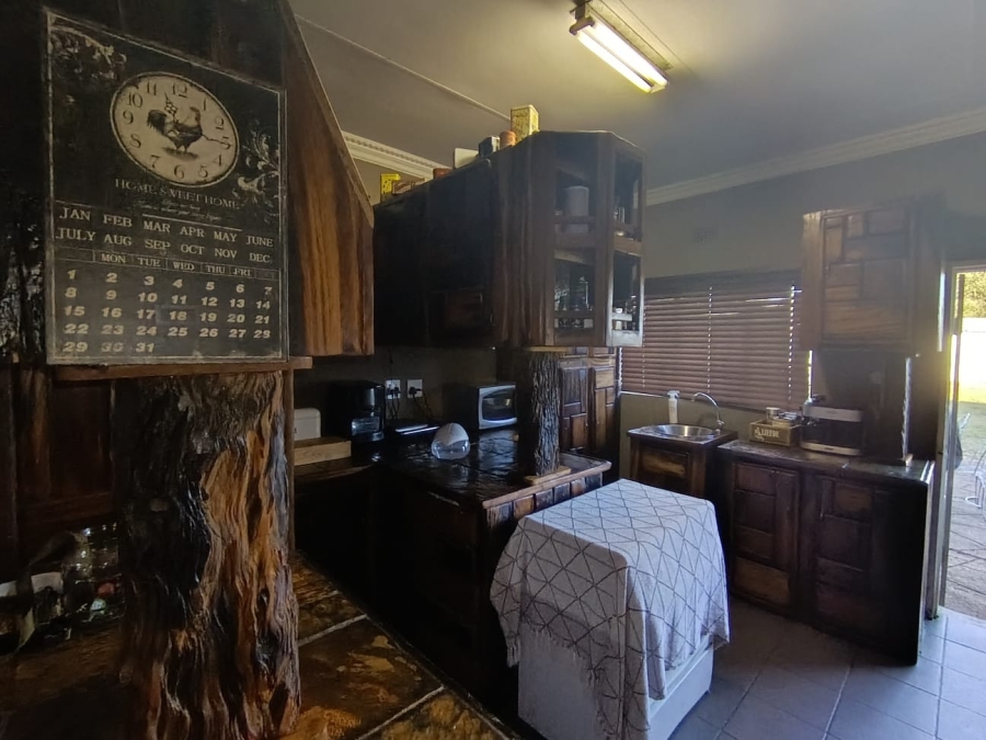 5 Bedroom Property for Sale in Mooinooi North West